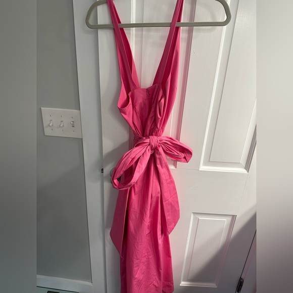 Zara Tied Poplin Dress in Fuschia - Picture 2 of 4